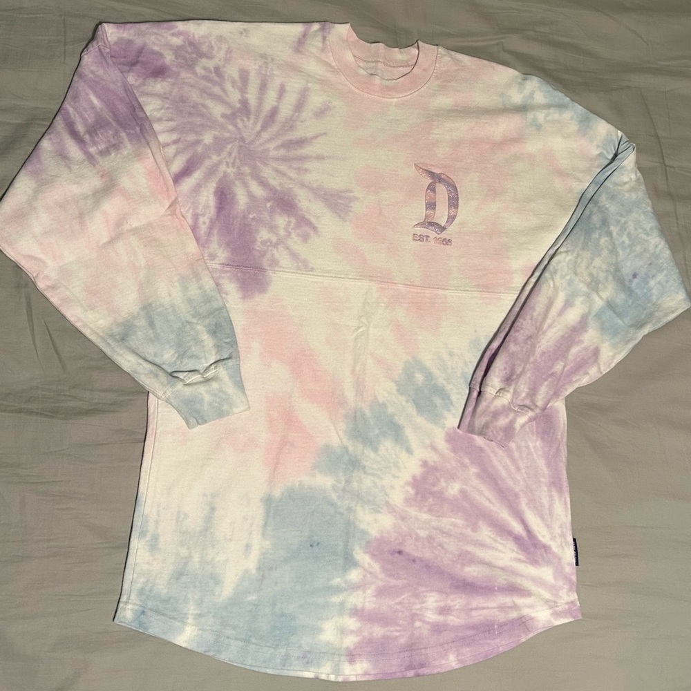 Pastel Disneyland spirit jersey, small